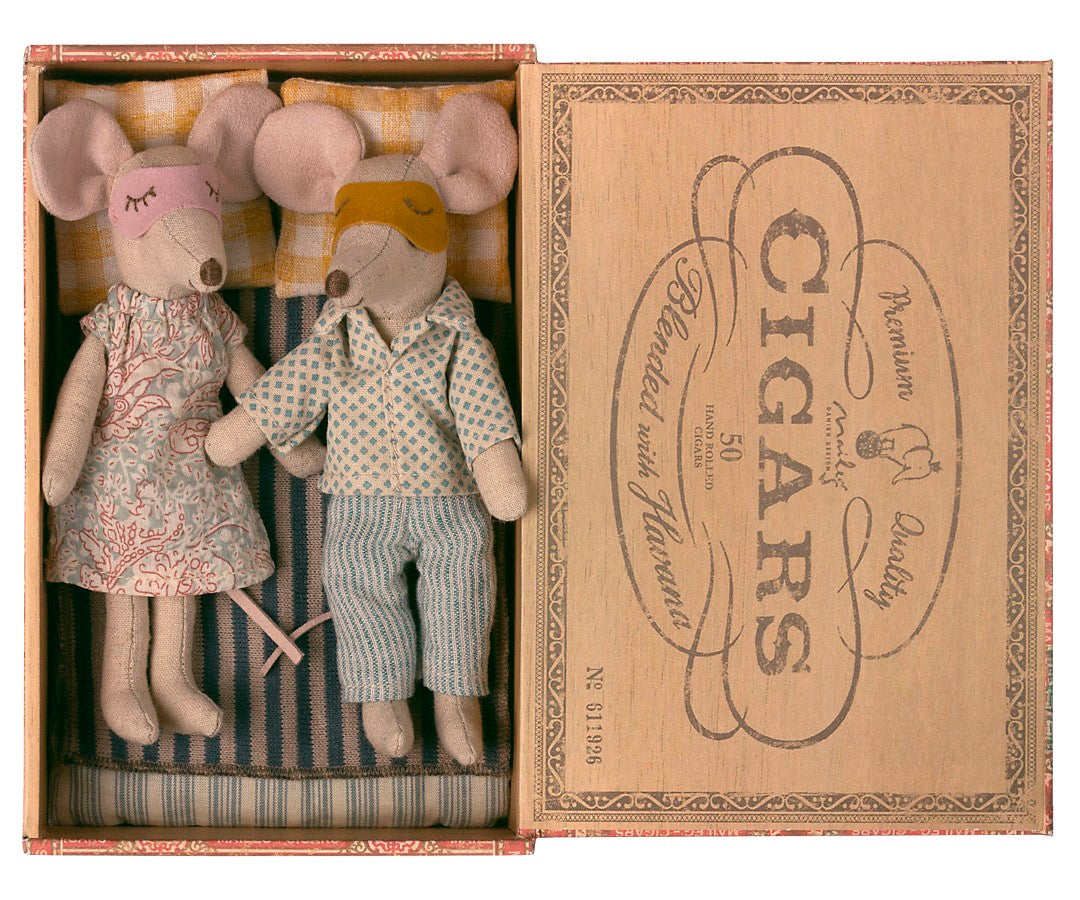 Mum and Dad Mouse in Cigar Box